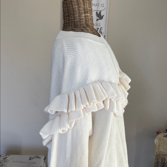 Frame Ruffle Yoke Ribbed Wool Blend Off White Oversized Knit Sweater - Picture 5 of 9
